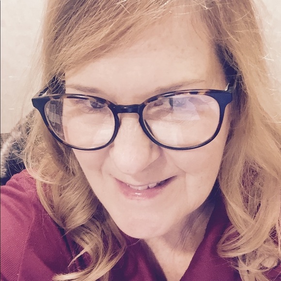 Meet your Posher, Sharon - Picture 1 of 1